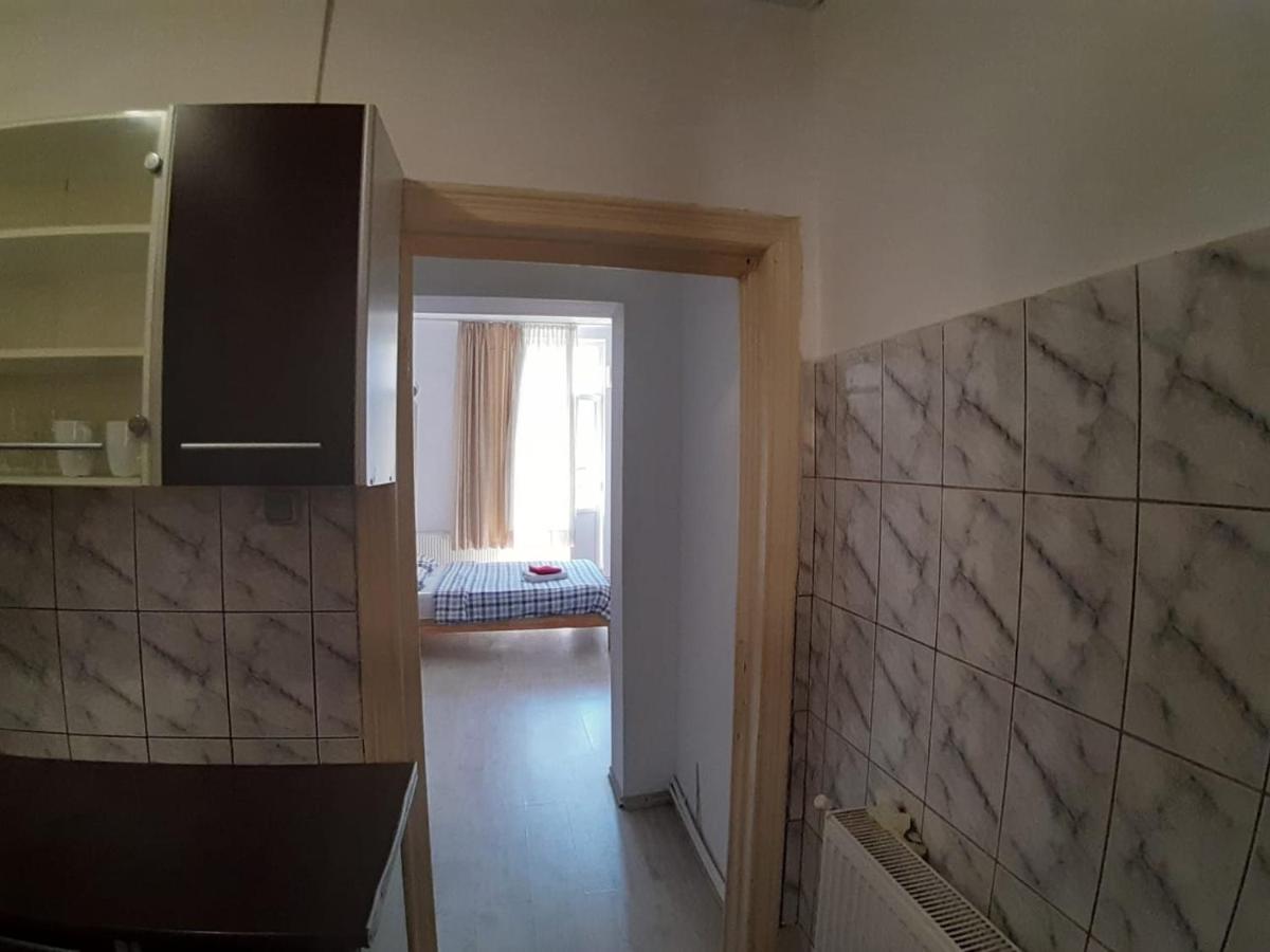 Апартаменты Old Town Luxery With Balcony And View Бухарест Экстерьер фото
